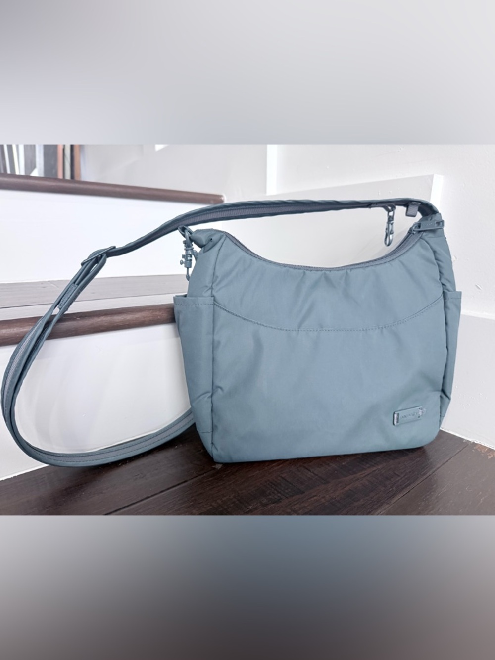 Pacsafe Citysafe GII anti-theft shoulder bag in blue